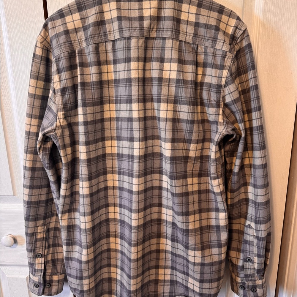 Carhartt Plaid Button-Up Flannel Shirt Jacket in Beige & Gray Size Small - Picture 7 of 9